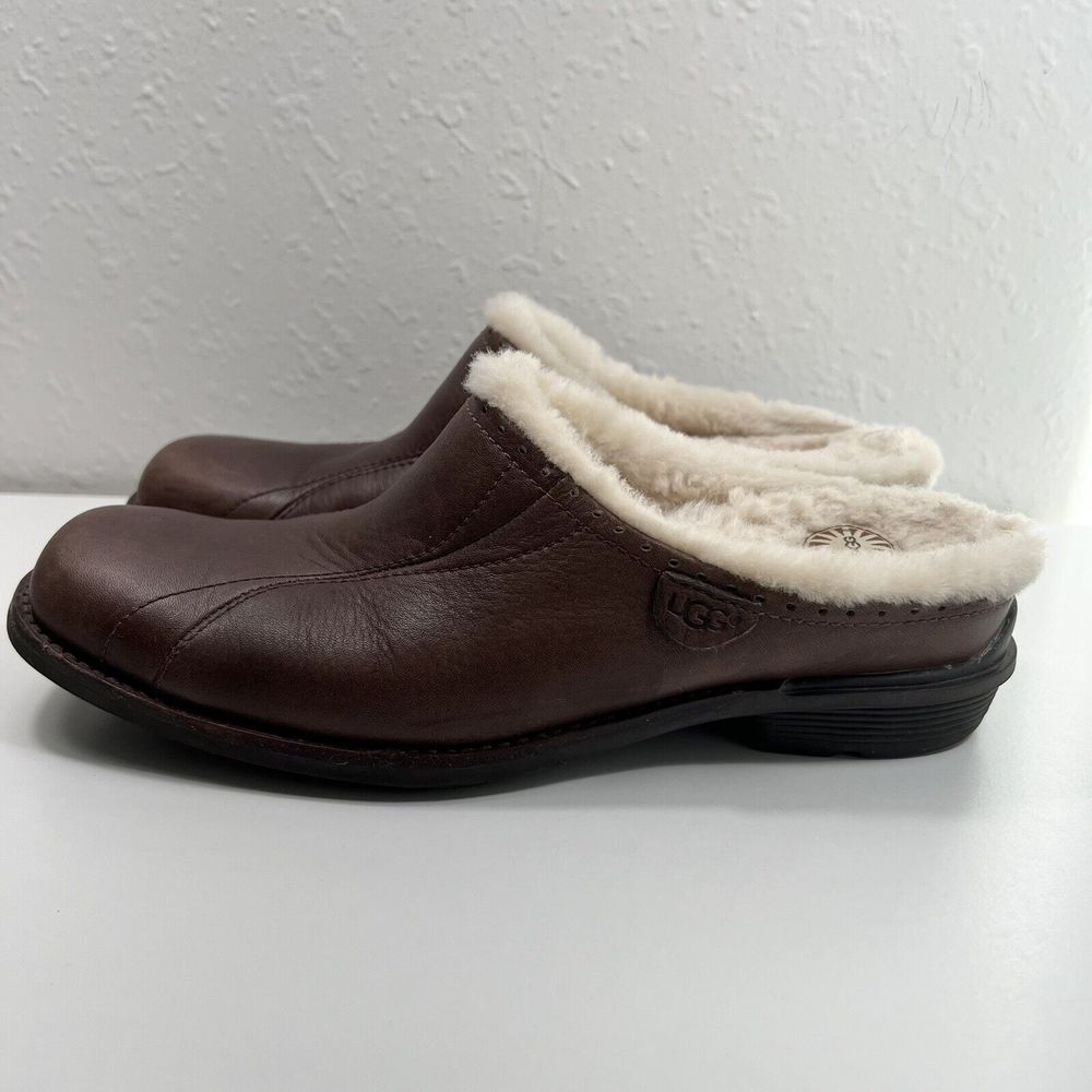 UGG Leather Sandals Shoe S/N 5744 size 8.5